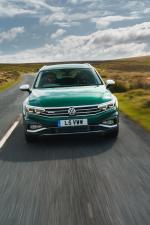 Volkswagen Passat Alltrack 2019 года (UK)